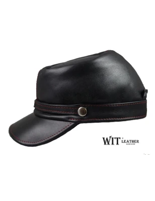 Czapka konfederatka skórzana, czerwona nić oraz podszewka. Witleather.pl