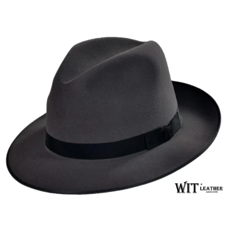 Kapelusz fedora z szeroki rodem obszytym wąską tasiemką. Witleather.pl