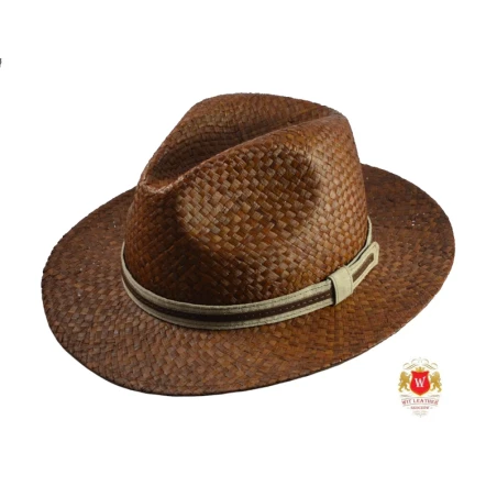 Kapelusz słomkowy fedora z rafii, lekki oraz przewiewny. Witleather.pl